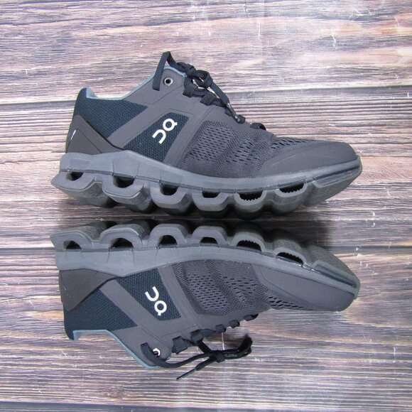 On Running Cloudventure Shoes Mens Size 8.5 Shadow Rock Black Gray Trail Running main image 5